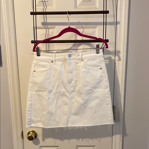 Loft white denim skirt, sz. 4 NWT, perfect for summer - Picture 1 of 6